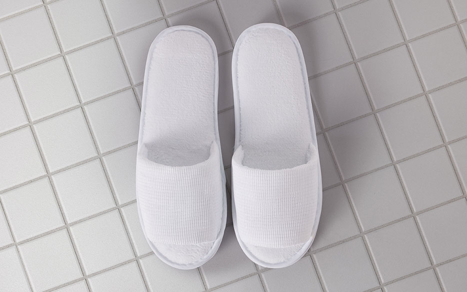 Park MGM Textured Slippers